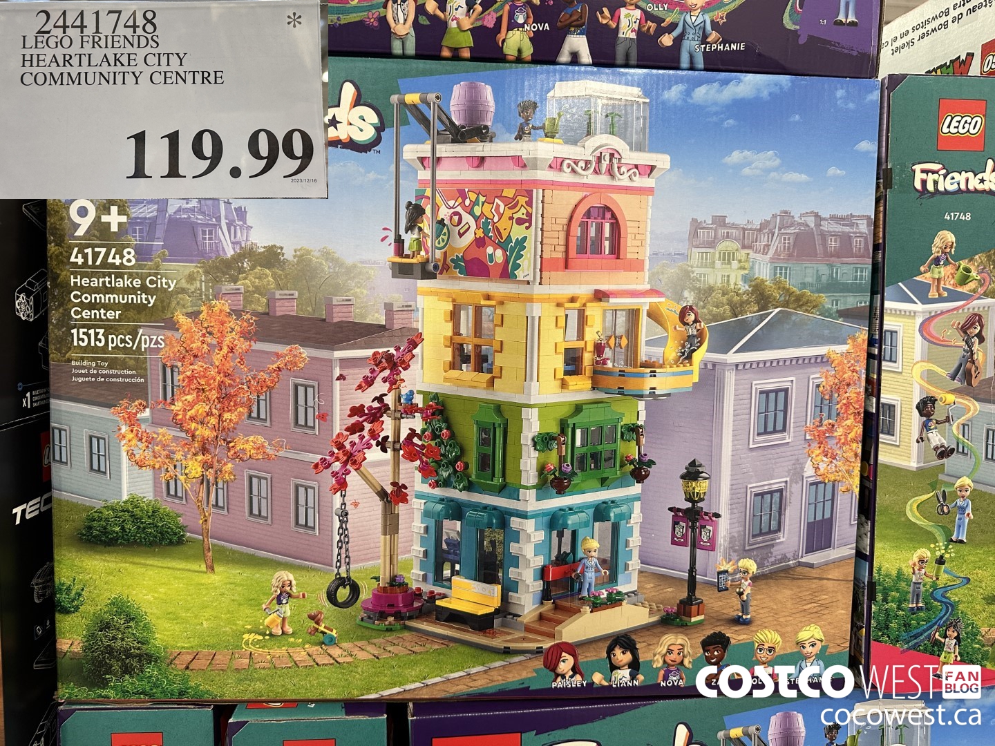 2441748 LEGO FRIENDS HEARTLAKE CITY COMMUNITY CENTRE $119.99
