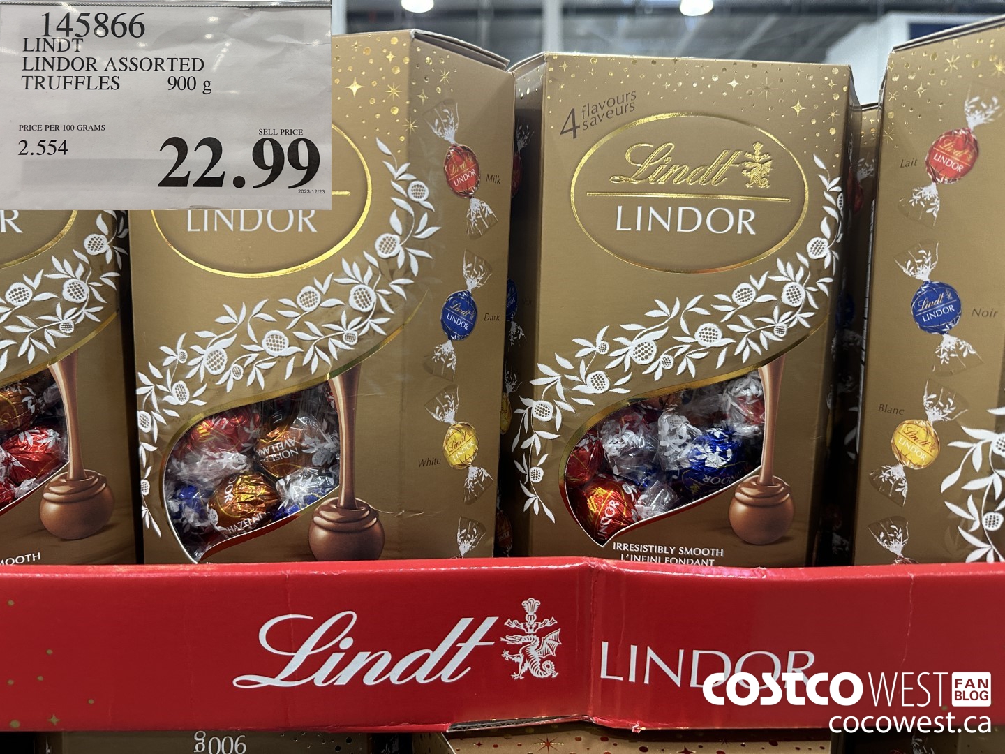 145866 LINDT LINDOR ASSORTED TRUFFLES 900g $22.99