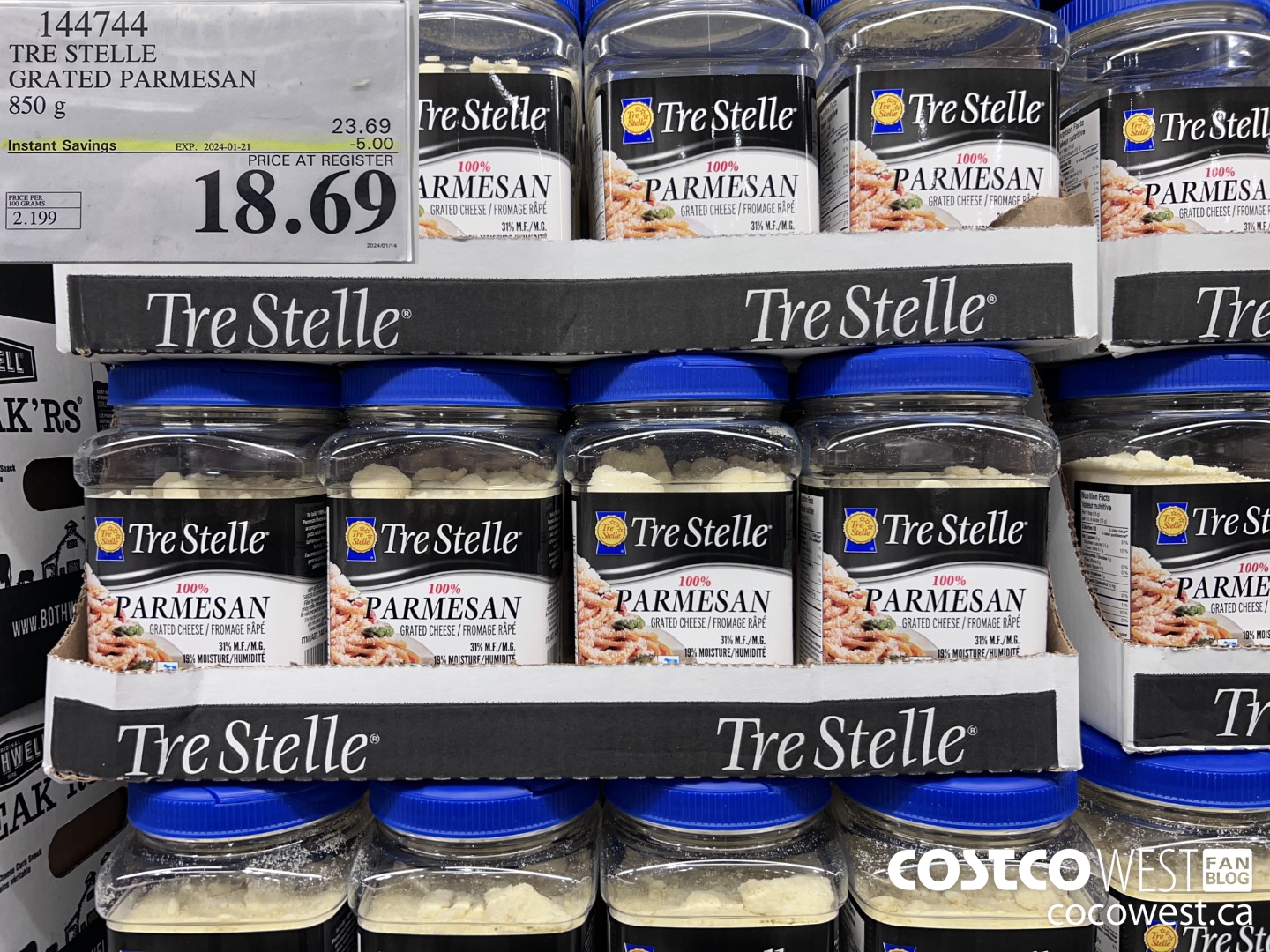 144744 TRE STELLE GRATED PARMESAN 850 g ($5.00 INSTANT SAVINGS EXPIRES ON 2024-01-21) $18.69