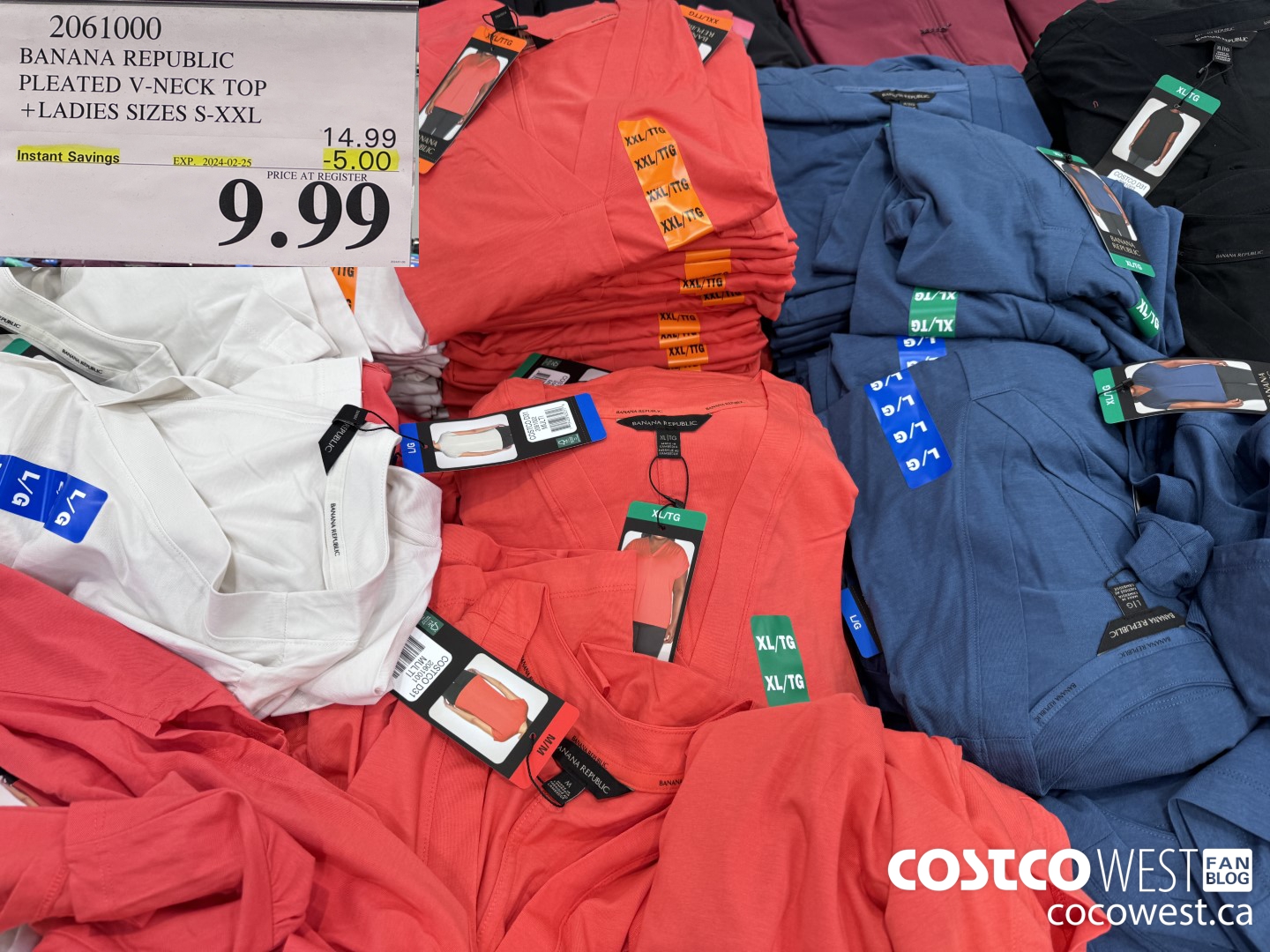 2061000 BANANA REPUBLIC V-NECK TOP LADIES SIZES S-XXL ($5.00 INSTANT SAVINGS EXPIRES ON 2024-02-25) $9.99