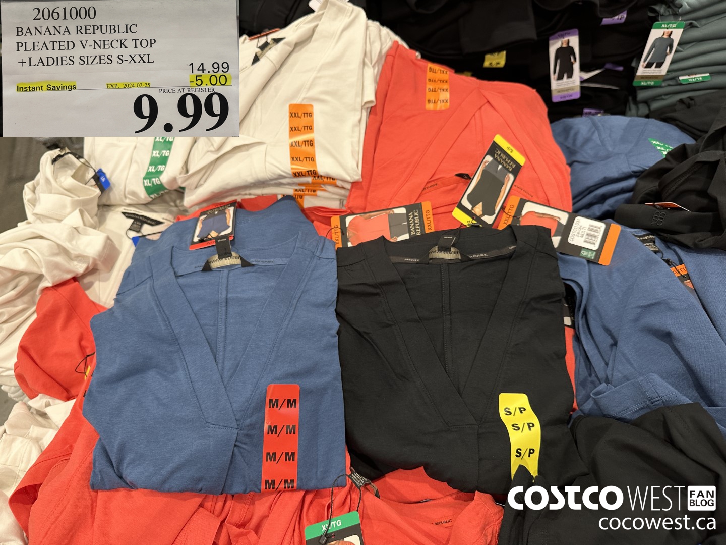 2061000 BANANA REPUBLIC V-NECK TOP LADIES SIZES S-XXL ($5.00 INSTANT SAVINGS EXPIRES ON 2024-02-25) $9.99