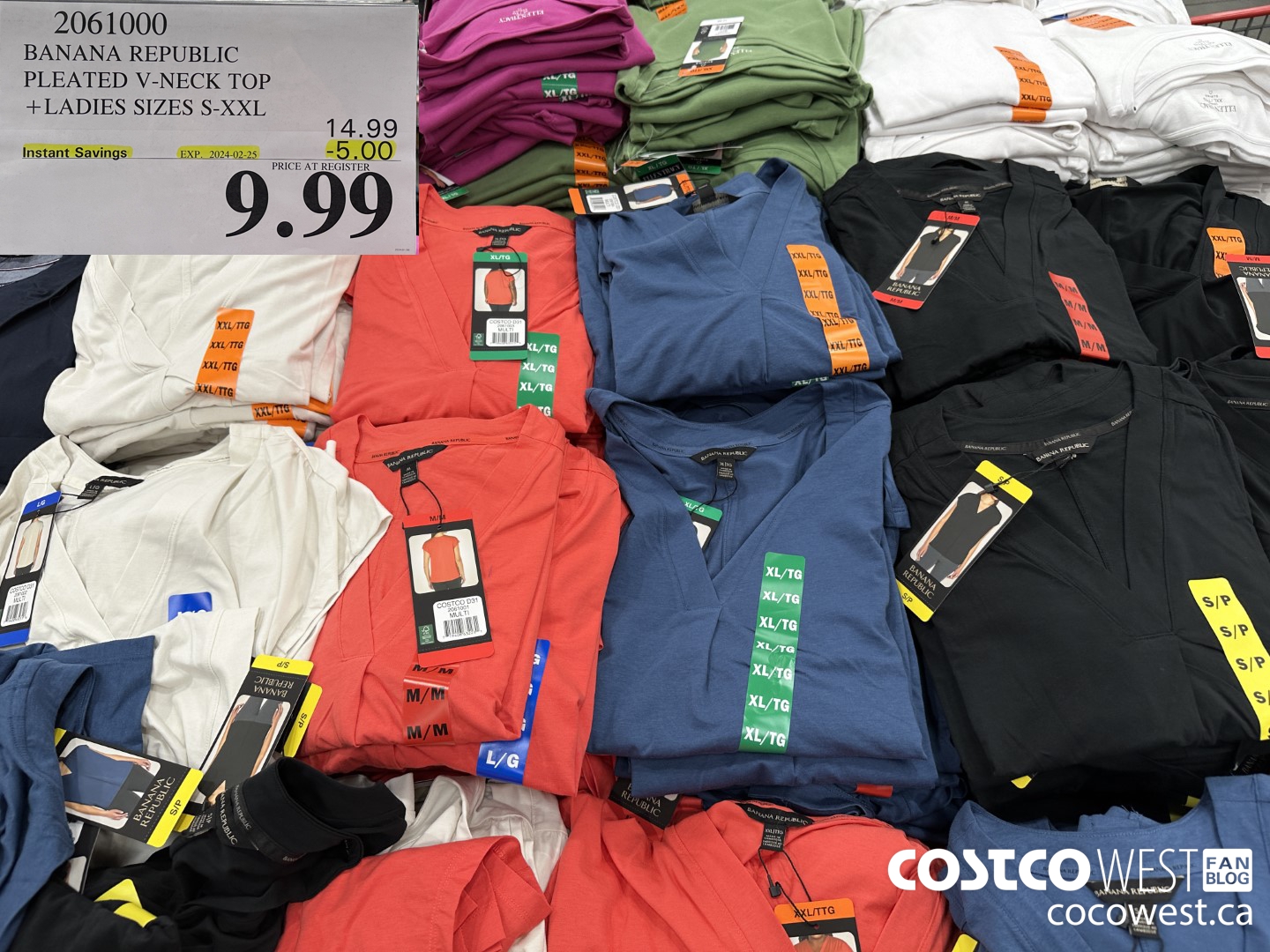 2061000 BANANA REPUBLIC V-NECK TOP LADIES SIZES S-XXL ($5.00 INSTANT SAVINGS EXPIRES ON 2024-02-25) $9.99