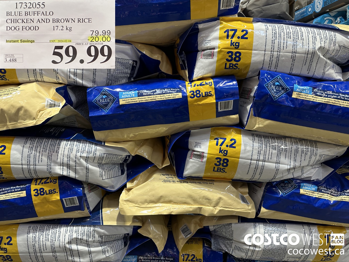 1732055 BLUE BUFFALO CHICKEN AND BROWN RICE DOG FOOD 17.2 KG ($20.00 INSTANT SAVINGS EXPIRES ON 2024-02-04) $59.99