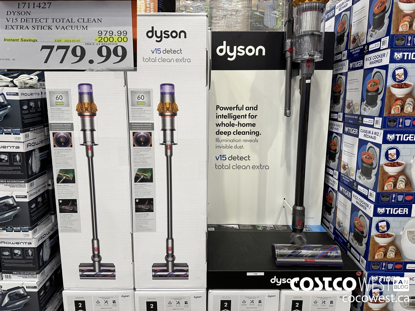 1711427 DYSON V15 DETECT TOTAL CLEAN EXTRA STICK VACUUM ($200.00 INSTANT SAVINGS EXPIRES ON 2024-03-07) $779.99