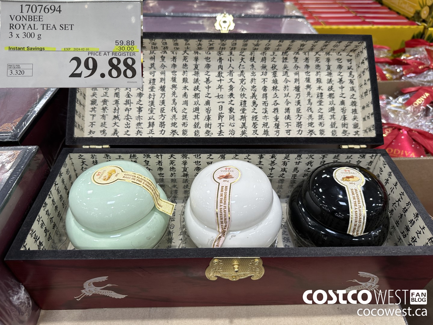 1707694 VONBEE ROYAL TEA SET 3 X 300G ($30.00 INSTANT SAVINGS EXPIRES ON 2024-02-10) $29.88