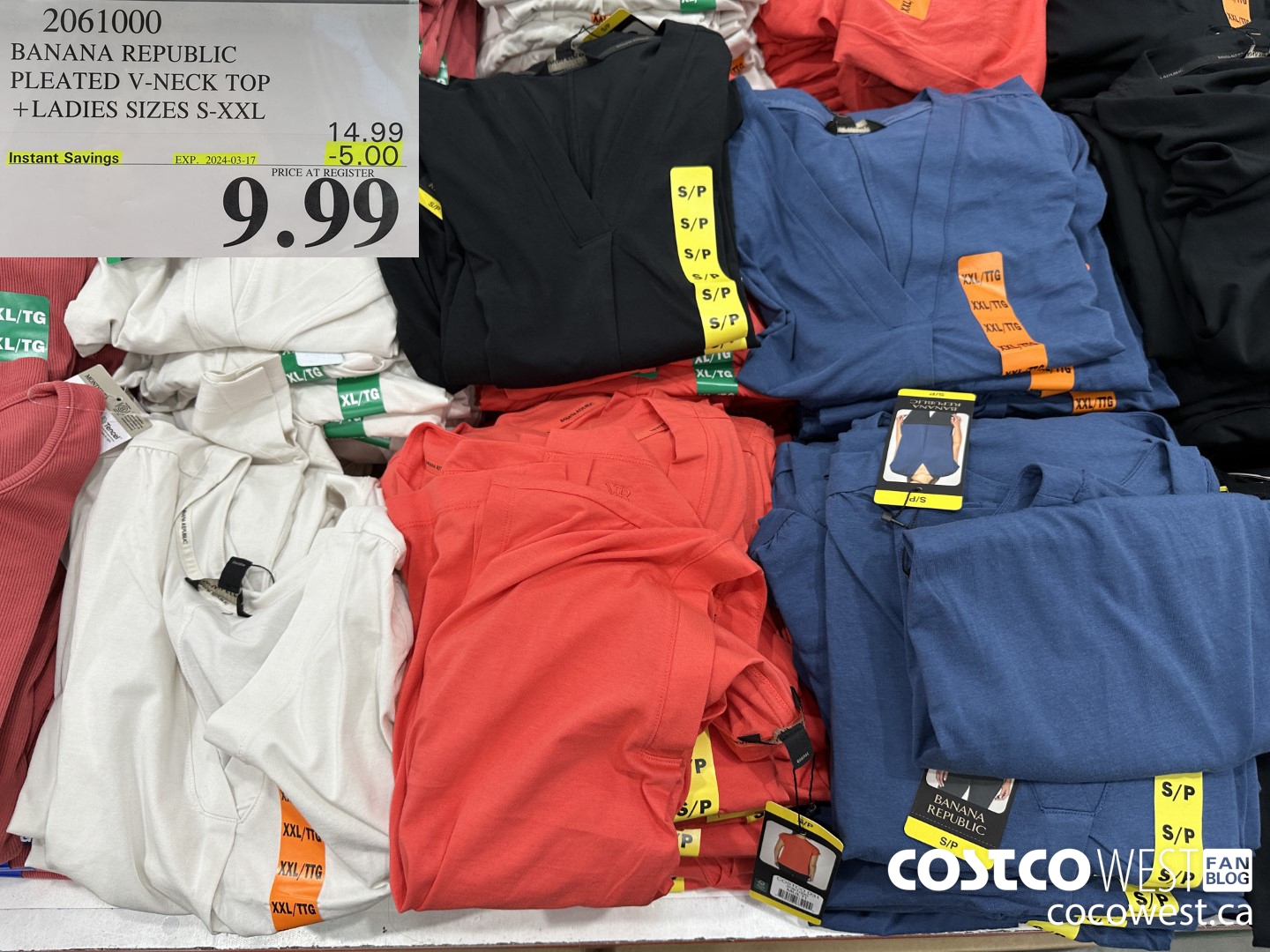 2061000 BANANA REPUBLIC V-NECK TOP LADIES SIZES S-XXL ($5.00 INSTANT SAVINGS EXPIRES ON 2024-03-17) $9.99