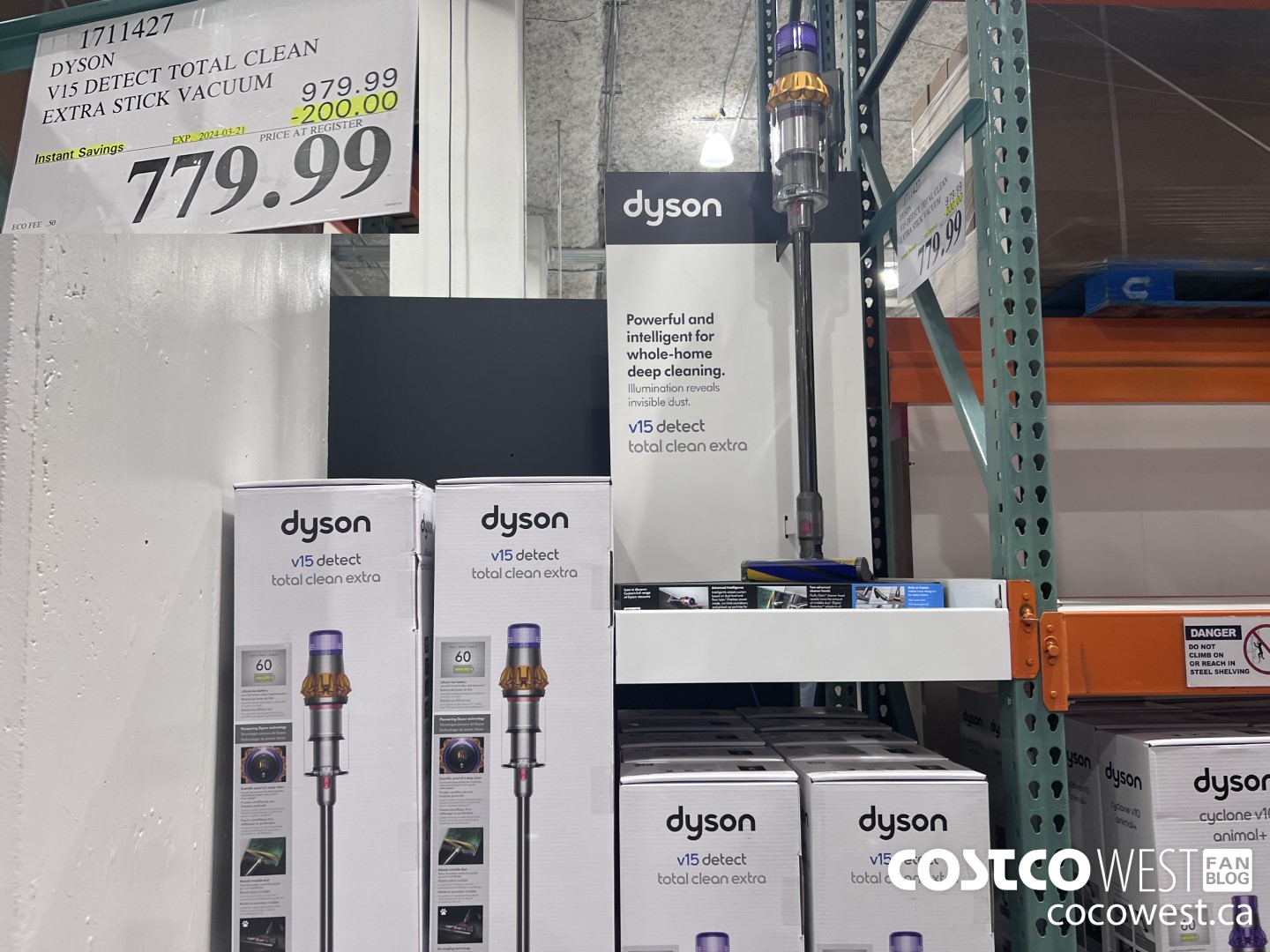 1711427 DYSON V15 DETECT TOTAL CLEAN EXTRA STICK VACUUM ($200.00 INSTANT SAVINGS EXPIRES ON 2024-03-21) $779.99
