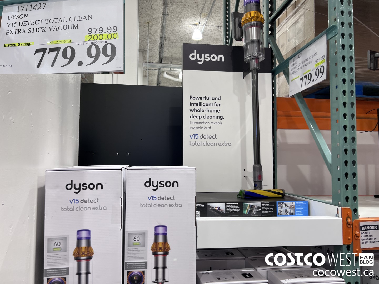 1711427 DYSON V15 DETECT TOTAL CLEAN EXTRA STICK VACUUM ($200.00 INSTANT SAVINGS EXPIRES ON 2024-04-04) $779.99