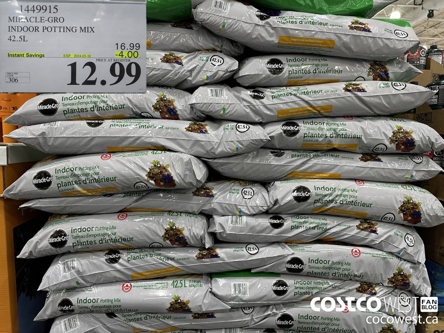 1449915 MIRACLE-GRO INDOOR POTTING MIX 42.5L ($4.00 INSTANT SAVINGS EXPIRES ON 2024-03-10) $12.99