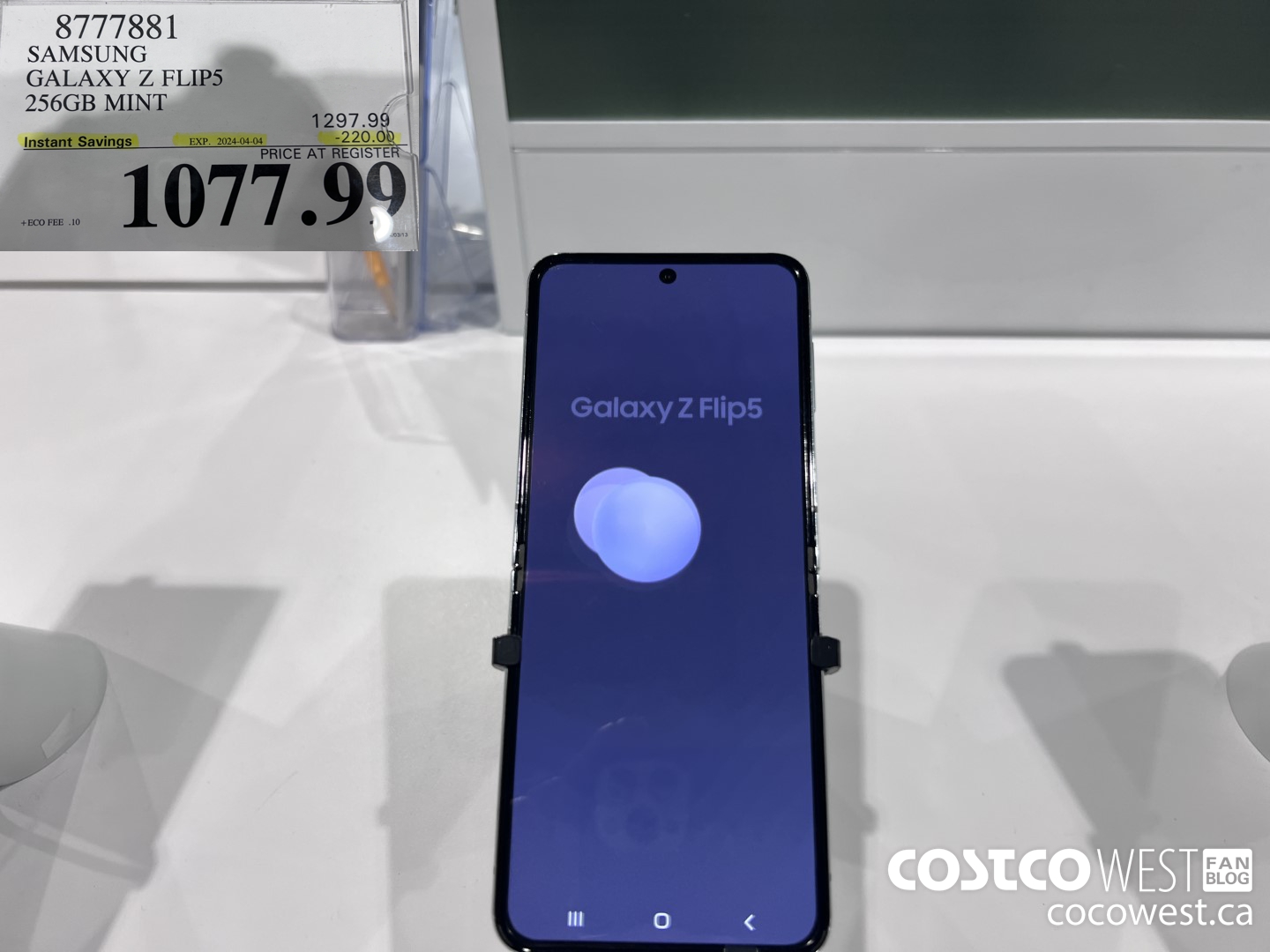 8777881 SAMSUNG GALAXY Z FLIP5 256GB MINT ($220.00 INSTANT SAVINGS EXPIRES ON 2024-04-04) $1077.99