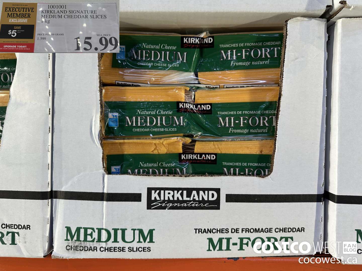 1001001 KIRKLAND SIGNATURE MEDIUM CHEDDAR SLICES 1 kg ($5.00 INSTANT SAVINGS EXPIRES ON 2024-05-19) $11.99