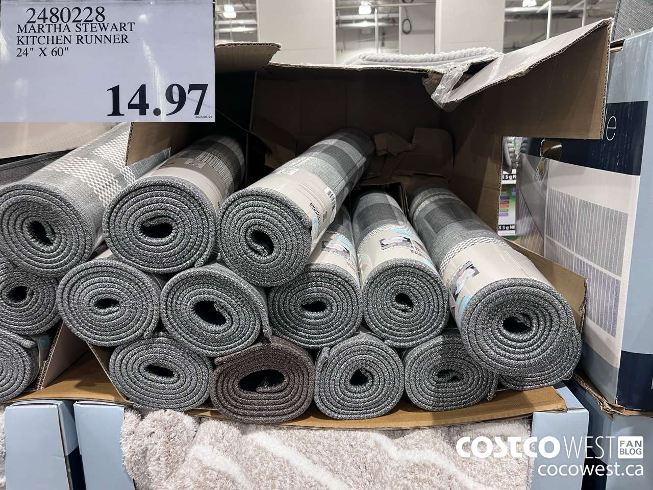 2480228 MARTHA STEWART KITCHEN RUNNER 24