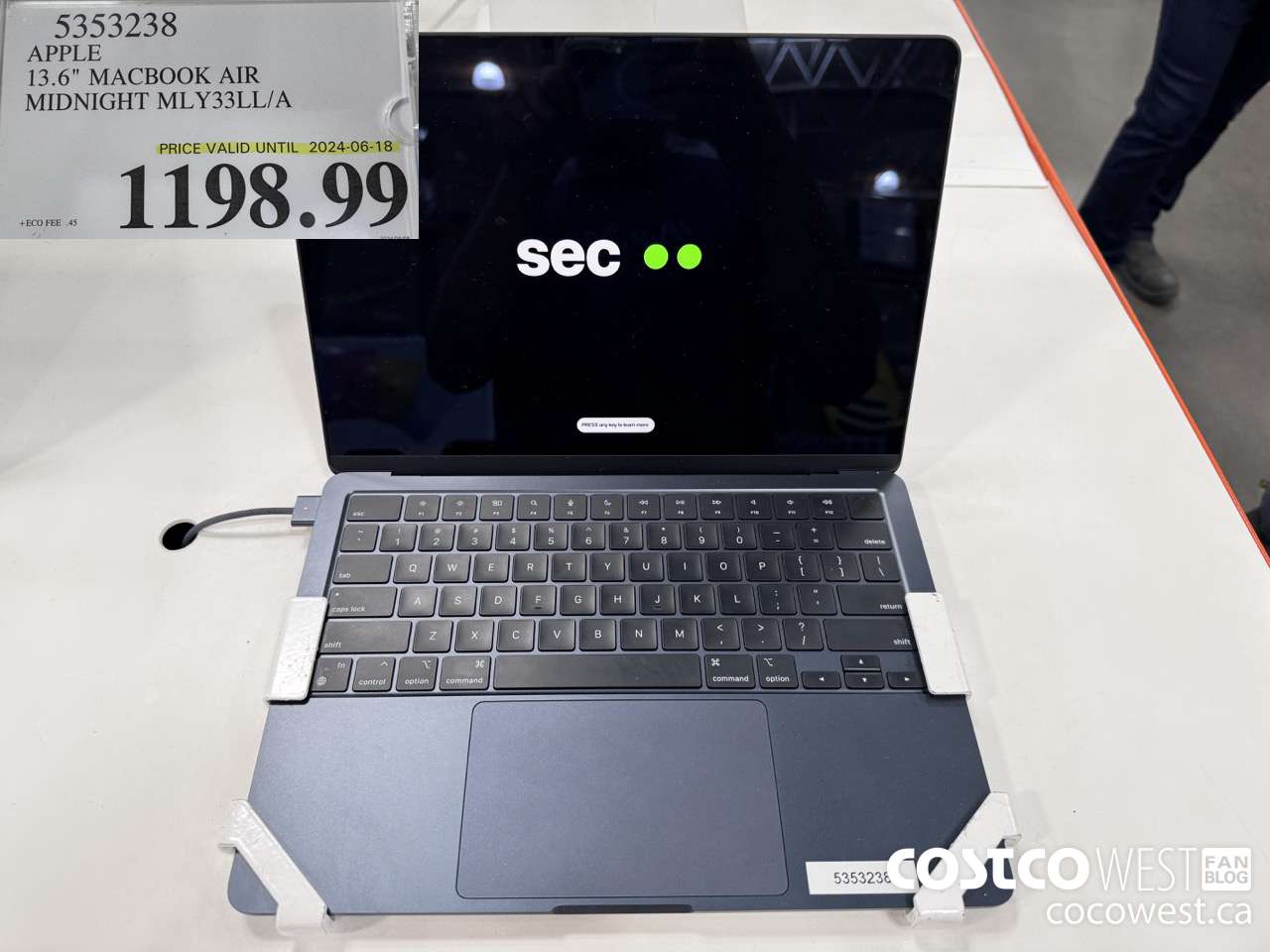 5353238 APPLE MACBOOK AIR 13.6