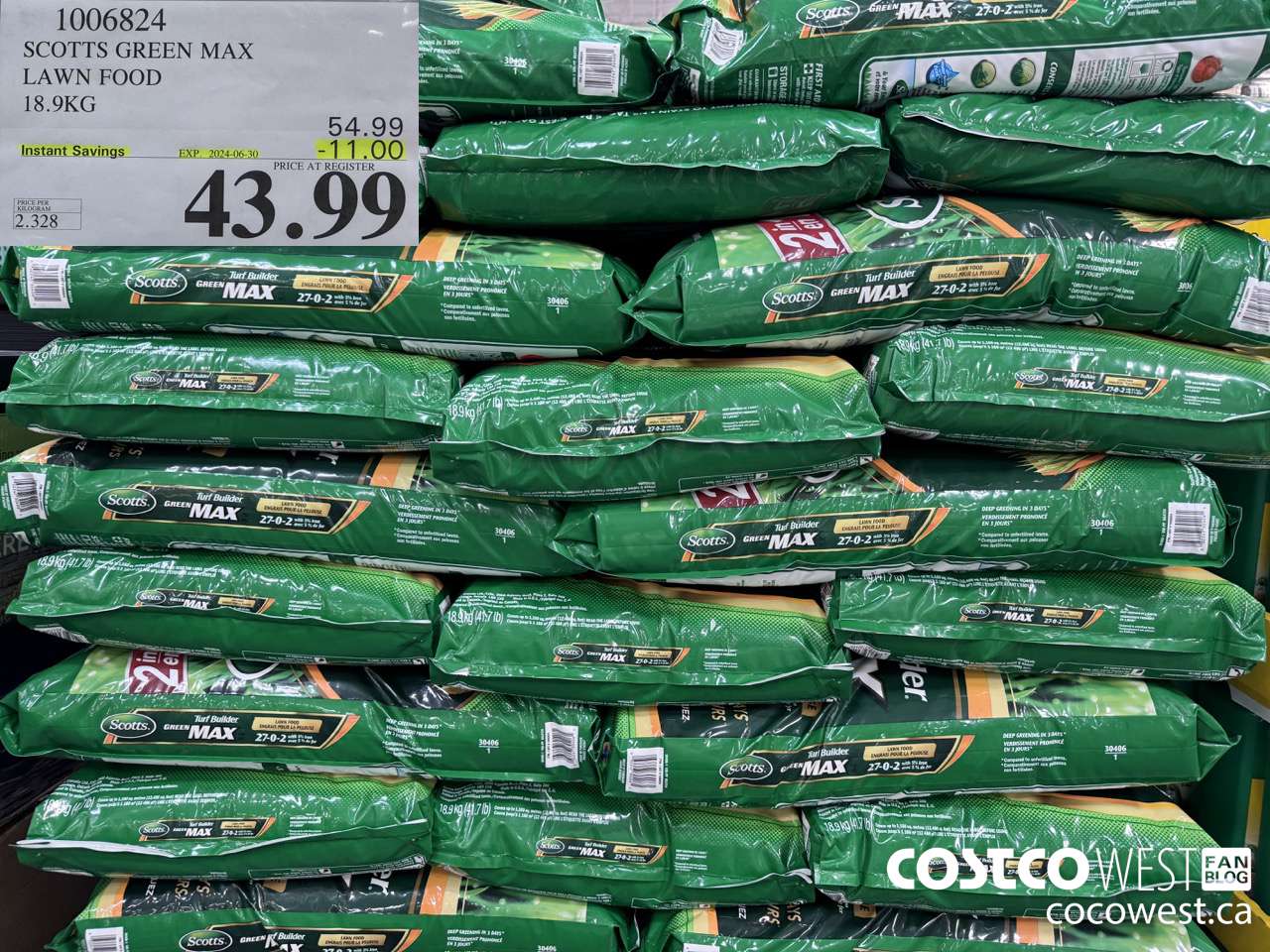 1006824 SCOTTS GREEN MAX LAWN FOOD 18.9KG ($11.00 INSTANT SAVINGS EXPIRES ON 2024-06-30) $43.99