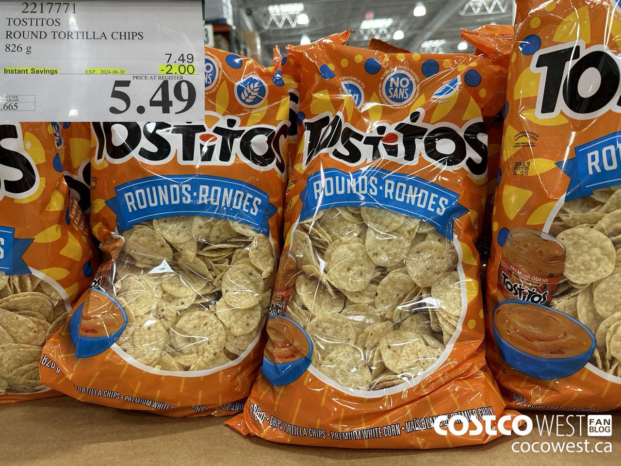 2217771 TOSTITOS ROUND TORTILLA CHIPS 826 G ($2.00 INSTANT SAVINGS EXPIRES ON 2024-06-30) $5.49
