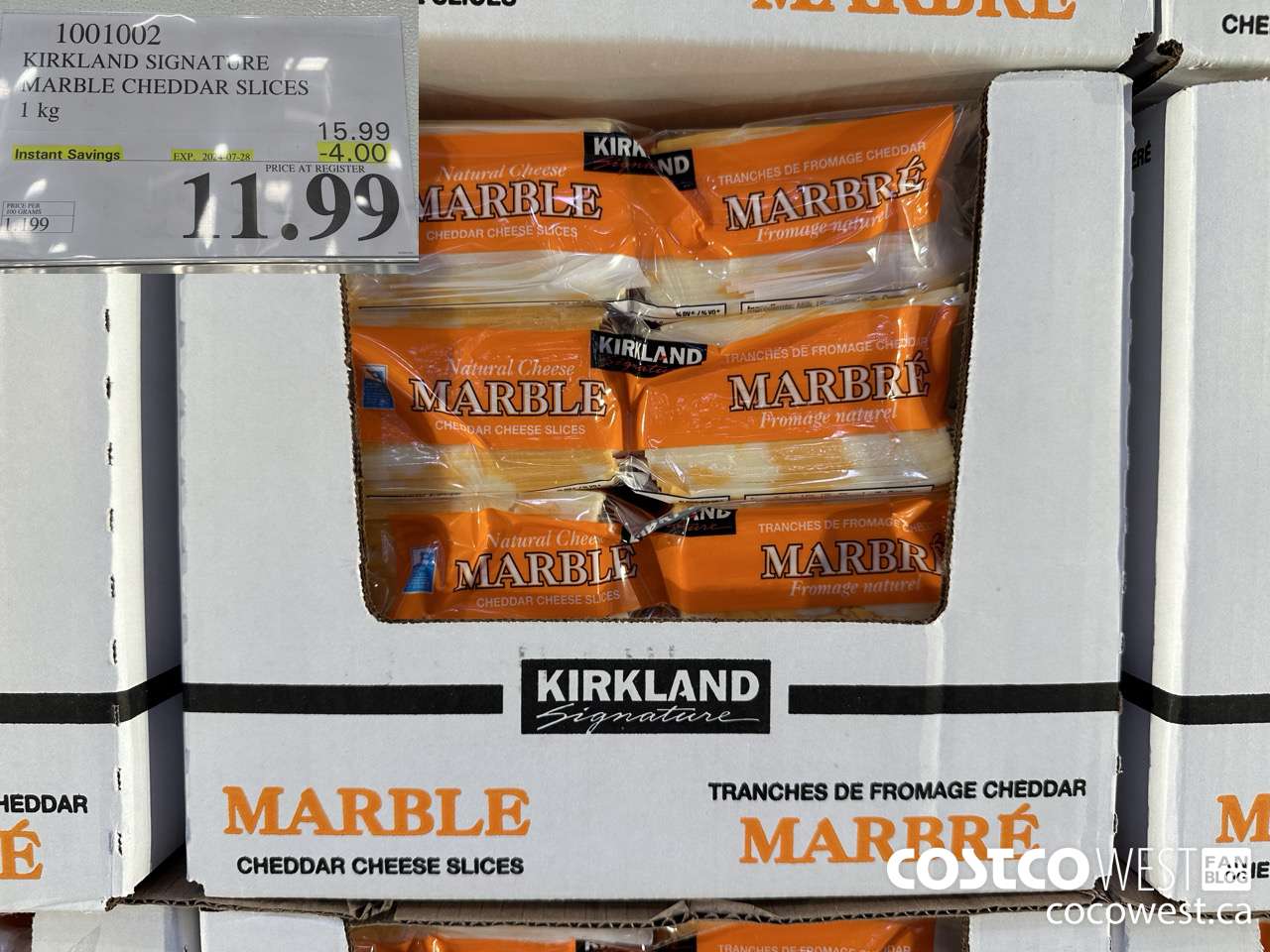 1001002 KIRKLAND SIGNATURE MARBLE CHEDDAR SLICES 1KG ($4.00 INSTANT SAVINGS EXPIRES ON 2024-07-28) $11.99