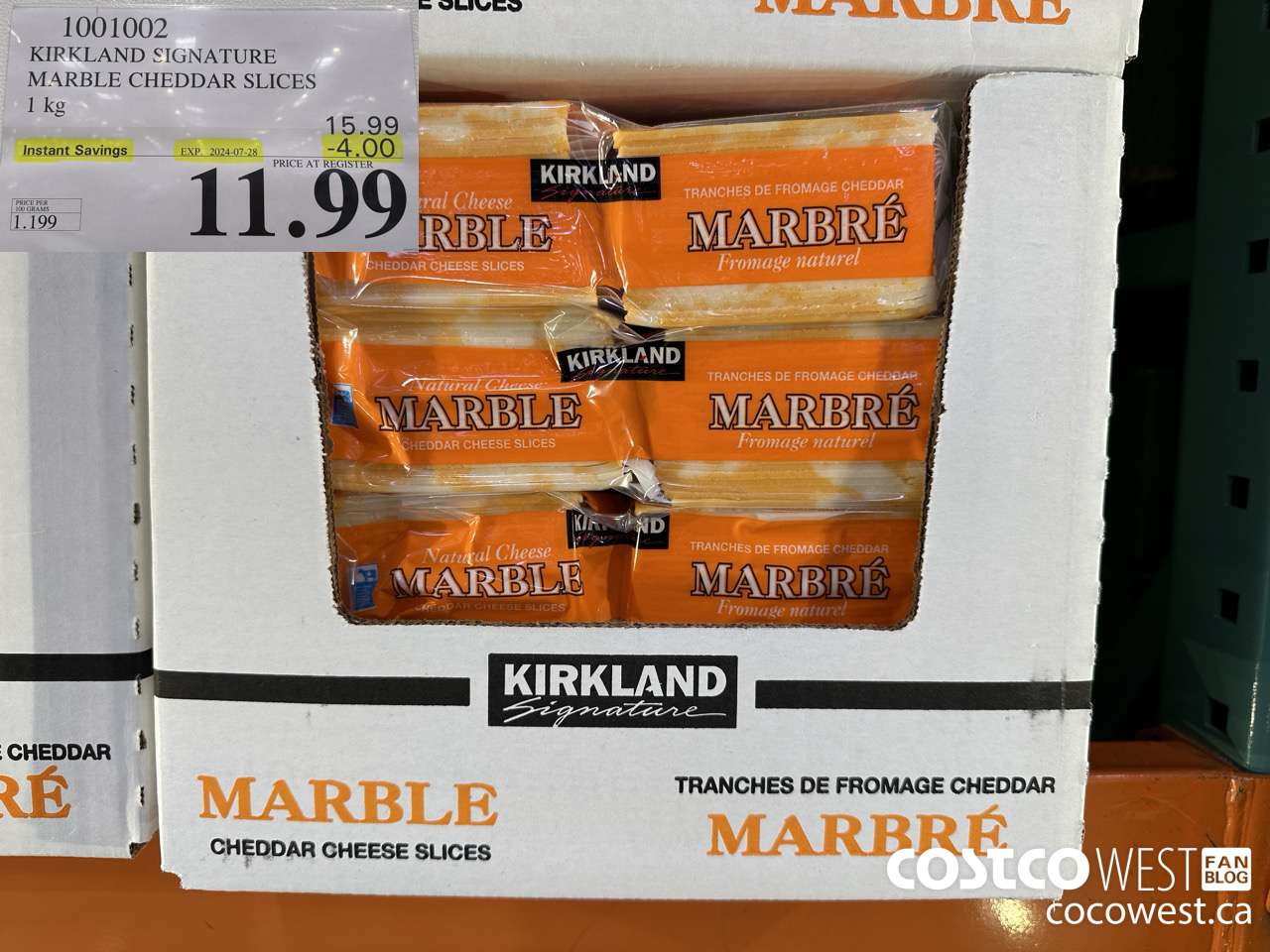 1001002 KIRKLAND SIGNATURE MARBLE CHEDDAR SLICES 1KG ($4.00 INSTANT SAVINGS EXPIRES ON 2024-07-28) $11.99