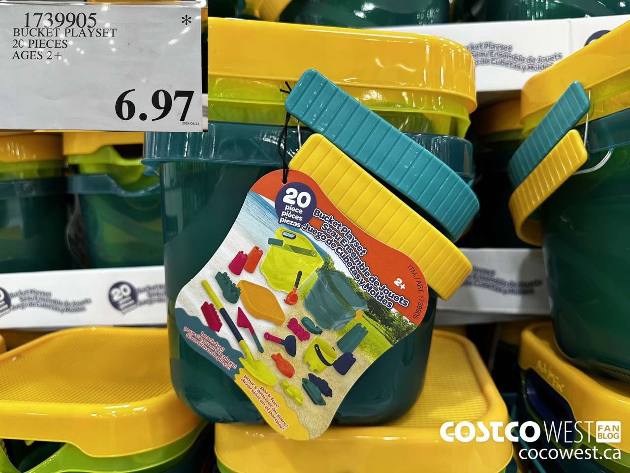 1739905 BUCKET PLAYSET 20 PIECES AGES 2+ $6.97