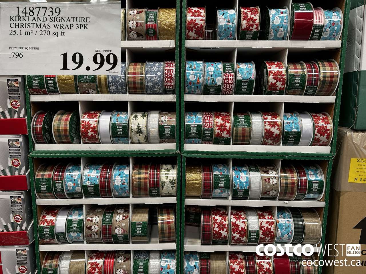 1587739 KIRKLAND SIGNATURE CHRISTMAS WRAP 3PK 25.1 M2 / 270 SQ FT $19.99