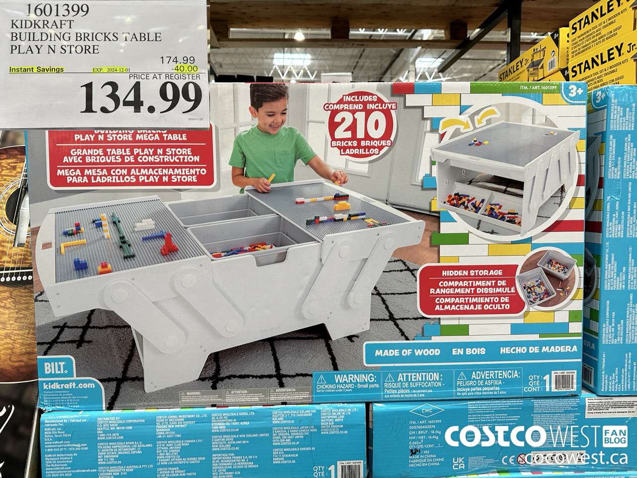 1601399 KIDKRAFT BUILDING BRICKS TABLE PLAY N STORE ($40.00 INSTANT SAVINGS EXPIRES ON 2024-12-01) $134.99