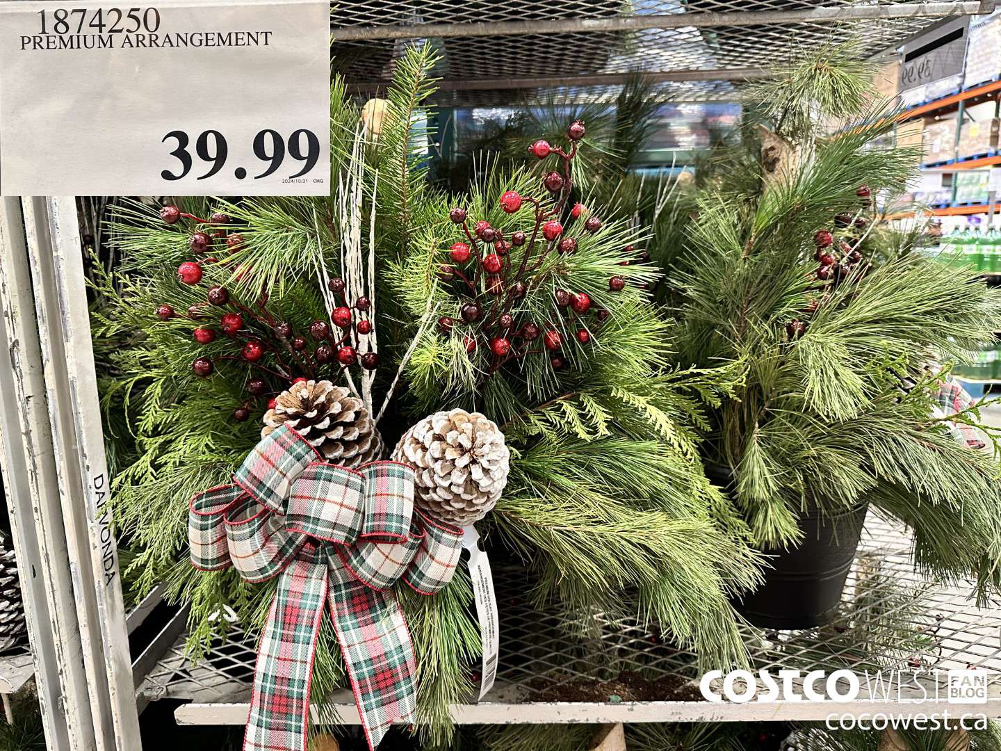 1874250 PREMIUM ARRANGEMENT  $39.99