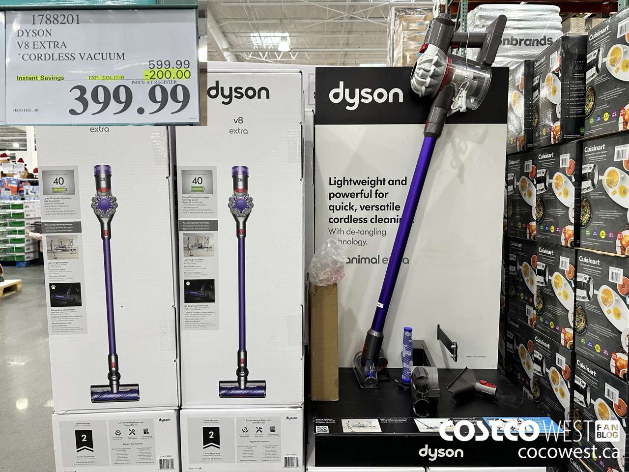1788201 DYSON V8 EXTRA CORDLESS VACUUM ($200.00 INSTANT SAVINGS EXPIRES ON 2024-12-05) $399.99