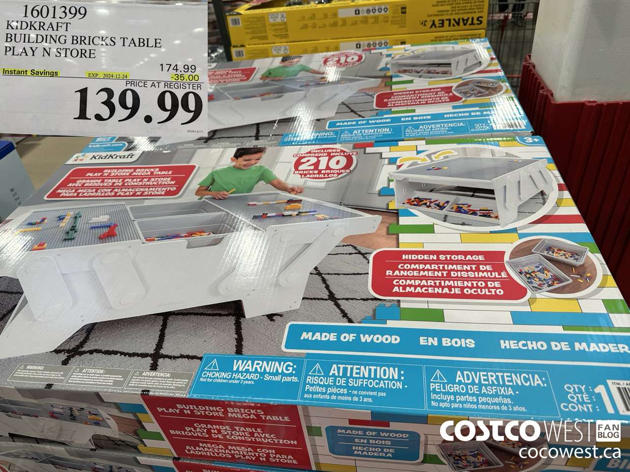 1601399 KIDKRAFT BUILDING BRICKS TABLE PLAY N STORE ($35.00 INSTANT SAVINGS EXPIRES ON 2024-12-24) $139.99