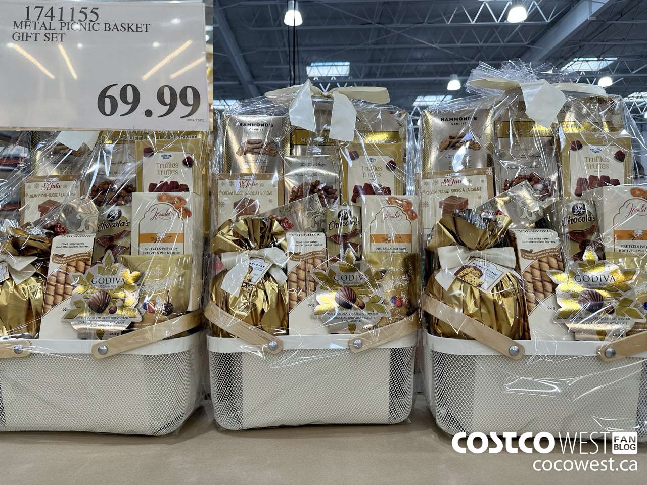 1741155 METAL PICNIC BASKET GIFT SET $69.99