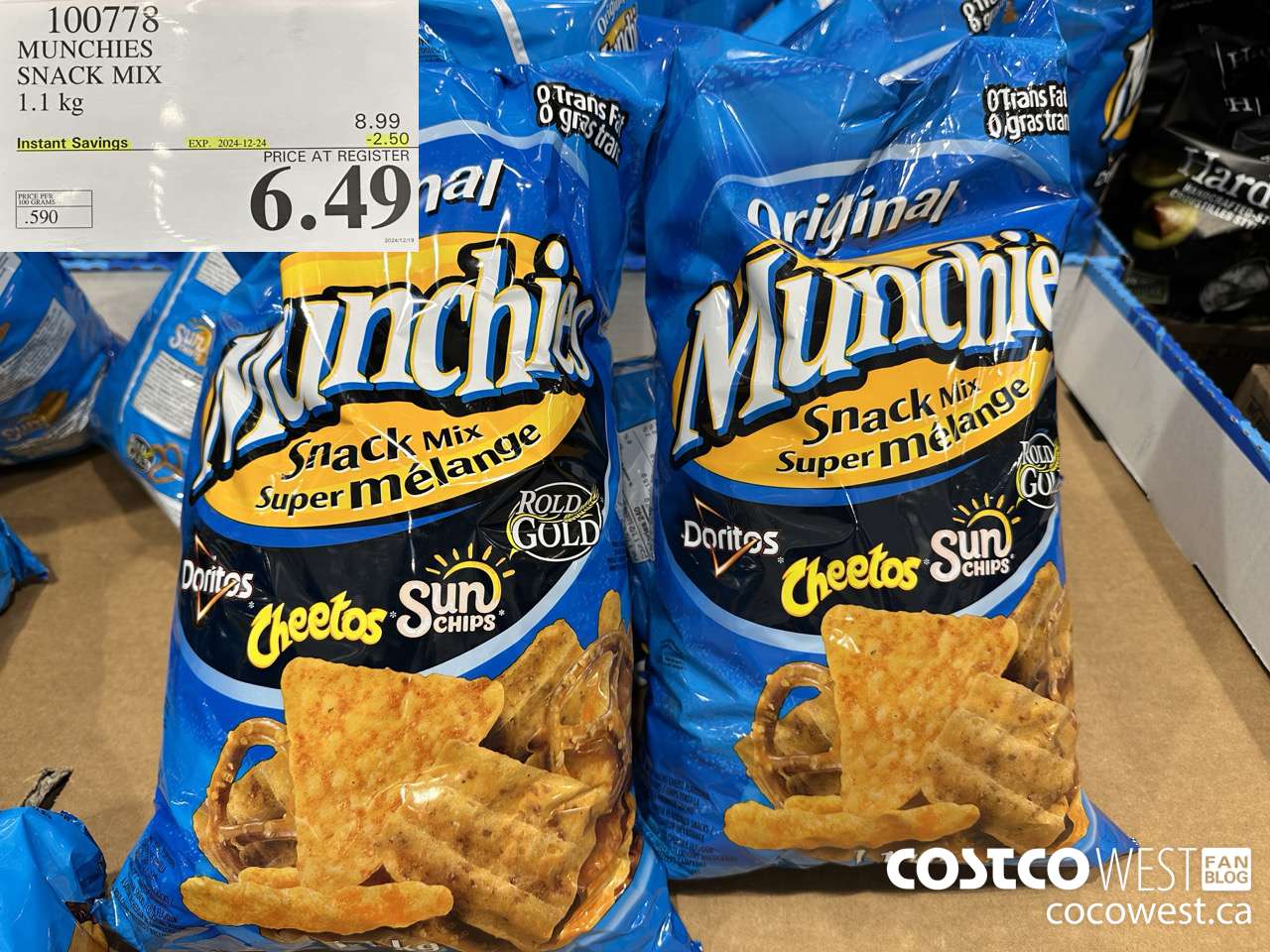 100778 MUNCHIES SNACK MIX 1.1 kg ($2.50 INSTANT SAVINGS EXPIRES ON 2024-12-24) $6.49