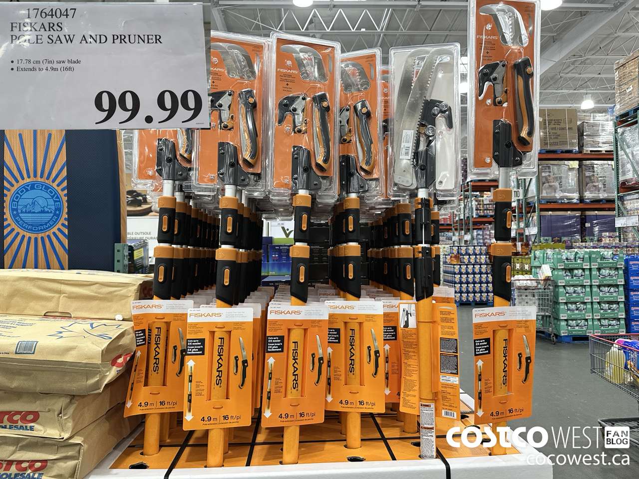 1764047 FISKARS POLE SAW AND PRUNER $99.99