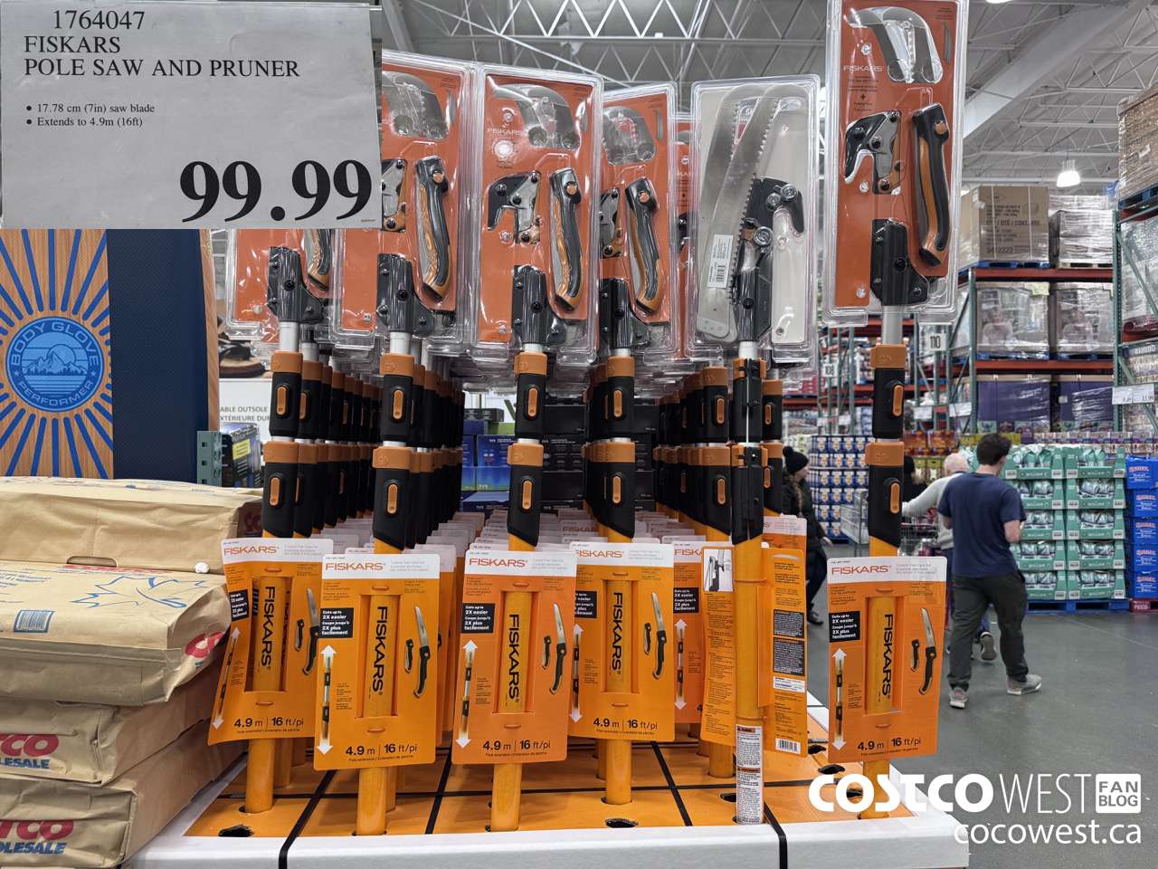 1764047 FISKARS POLE SAW AND PRUNER $99.99