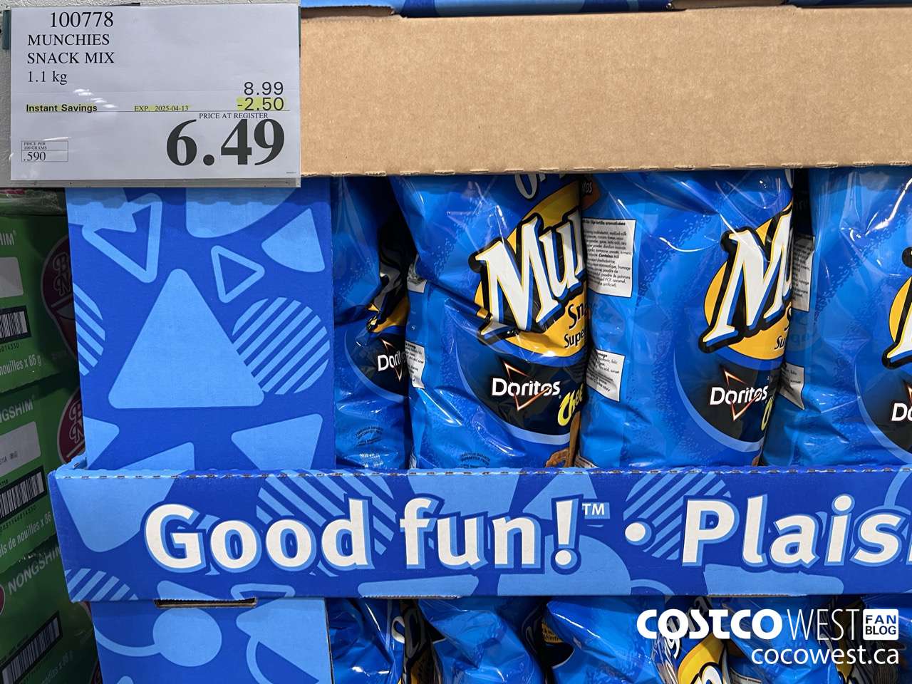 100778 MUNCHIES SNACK MIX 1.1 kg ($2.50 INSTANT SAVINGS EXPIRES ON 2025-04-13) $6.49