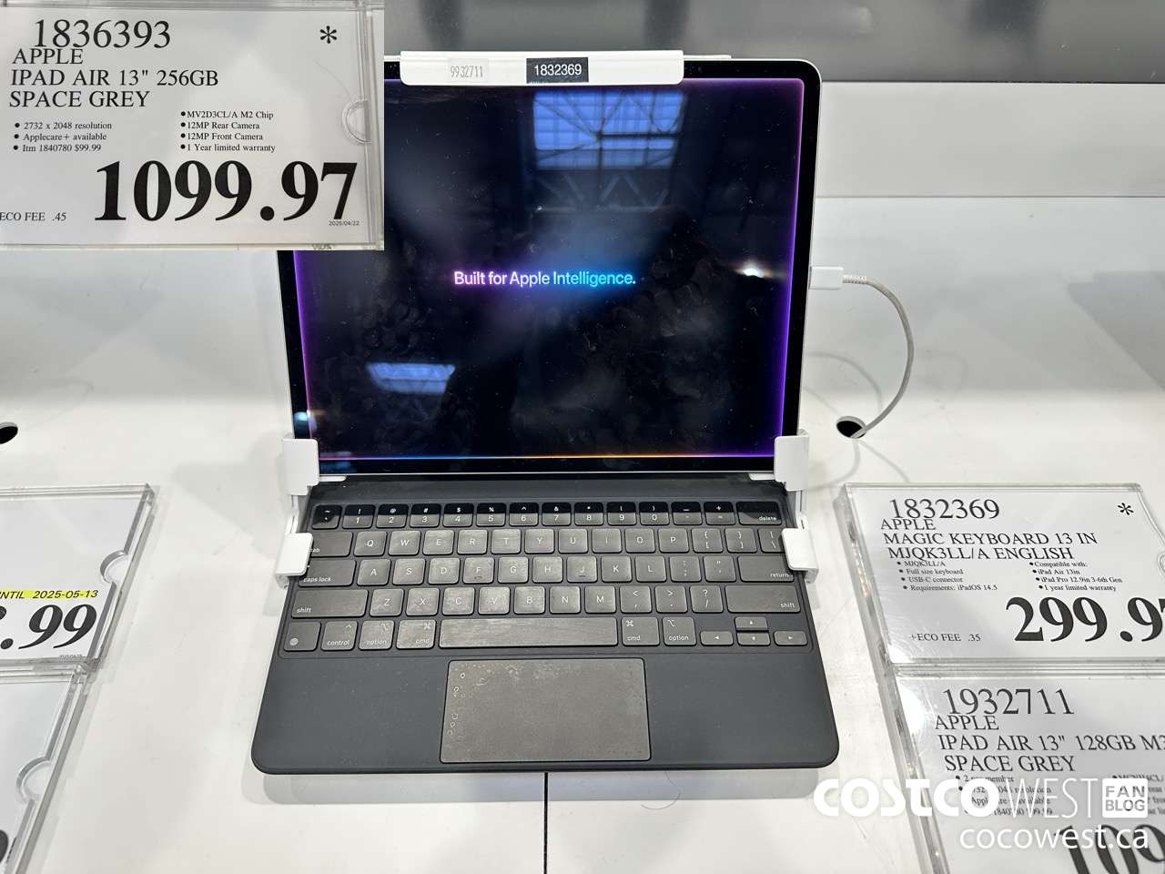 1836393 APPLE IPAD AIR 6TH GEN 256GB 13 IN SPACE GREY $1099.97