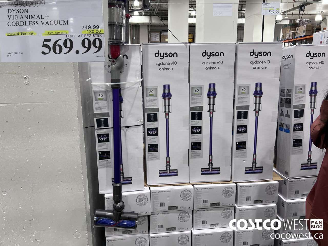 9900099 DYSON CYCLONE V10 ANIMAL + CORDLESS VACUUM CLEANER ($180.00 INSTANT SAVINGS EXPIRES ON 2025-05-11) $569.99