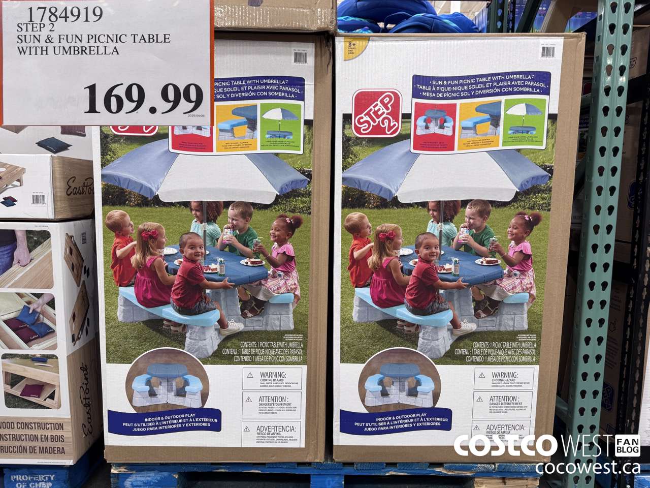 1784919 STEP 2 SUN & FUN PICNIC TABLE WITH UMBRELLA $169.99