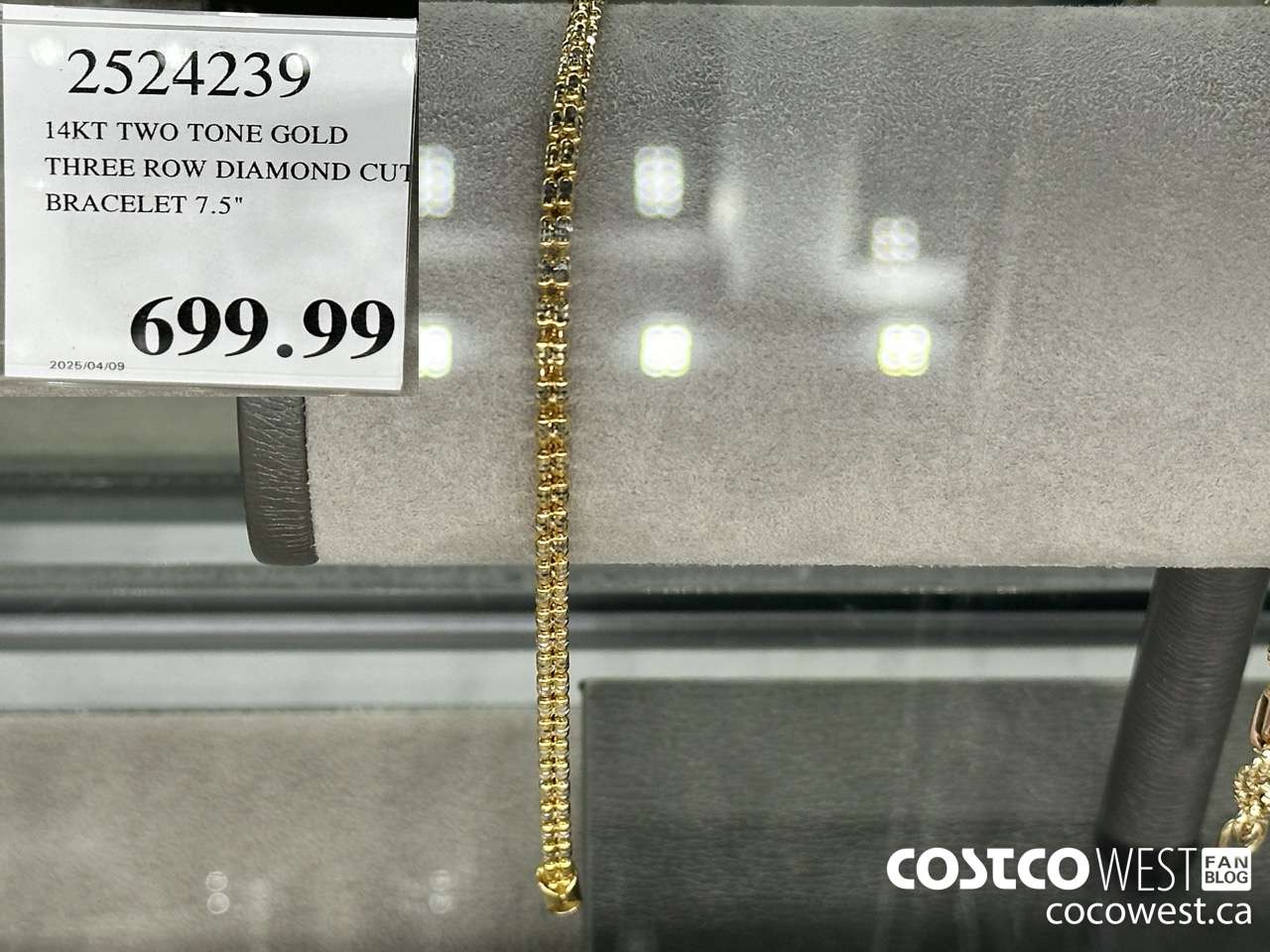 2524239 14KT TWO TONE GOLD THREE RWO DIAMOND CUT BRACELET 7.5