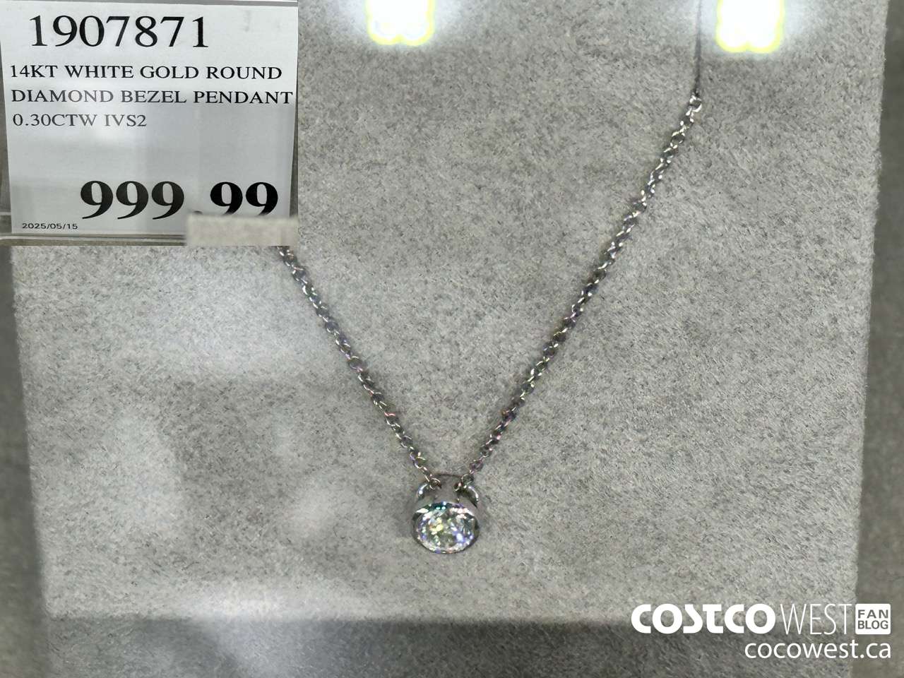 1907871 14KT WHITE GOLD ROUND DIAMOND BEZEL PENDANT 0.30CTW IVS2 $999.99