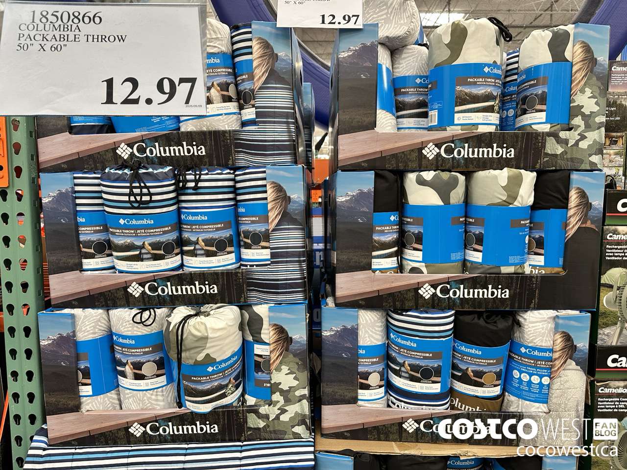 1850866 COLUMBIA PACKABLE THROW 50