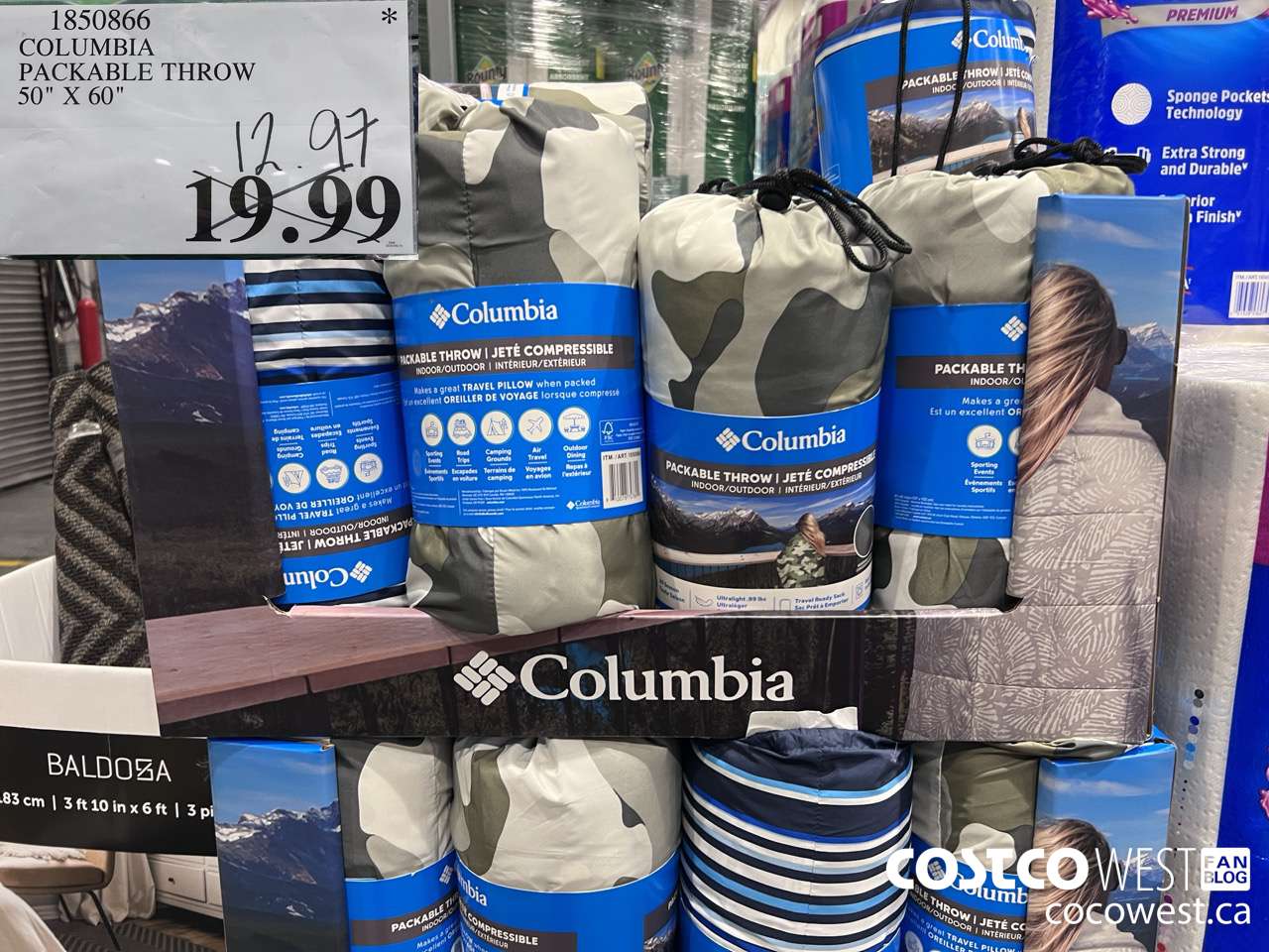 1850866 COLUMBIA PACKABLE THROW 50