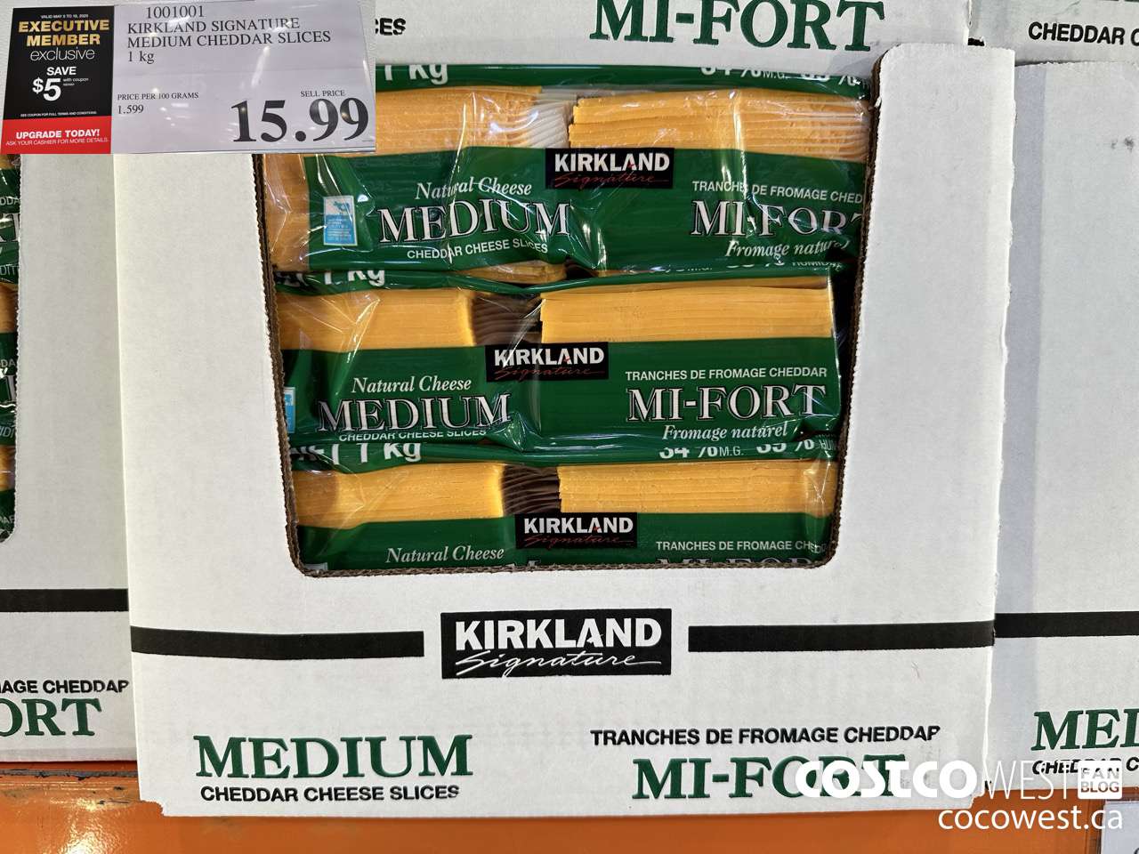 1001001 KIRKLAND SIGNATURE MEDIUM CHEDDAR SLICES 1 kg ($5.00 INSTANT SAVINGS EXPIRES ON 2025-05-18) $10.99