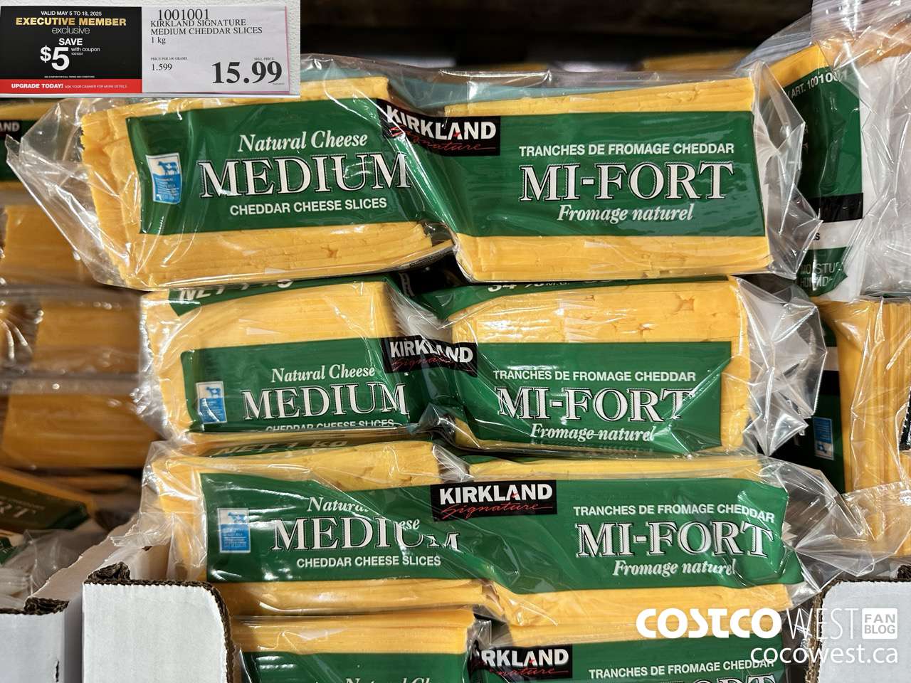 1001001 KIRKLAND SIGNATURE MEDIUM CHEDDAR SLICES 1 kg ($5.00 INSTANT SAVINGS EXPIRES ON 2025-05-18) $10.99
