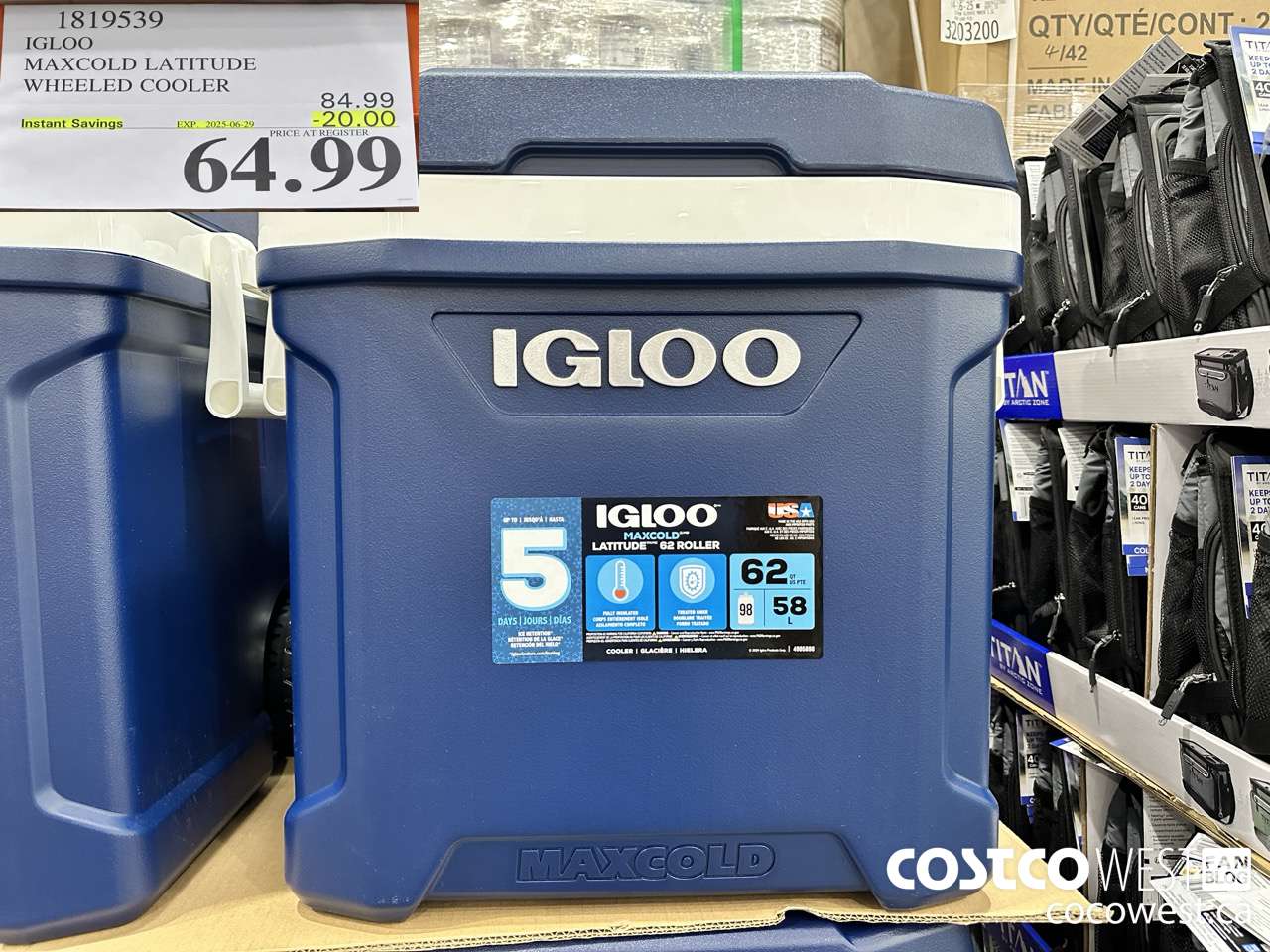 1819539 IGLOO MAXCOLD LATITUDE WHEELED COOLER ($20.00 INSTANT SAVINGS EXPIRES ON 2025-06-29) $64.99