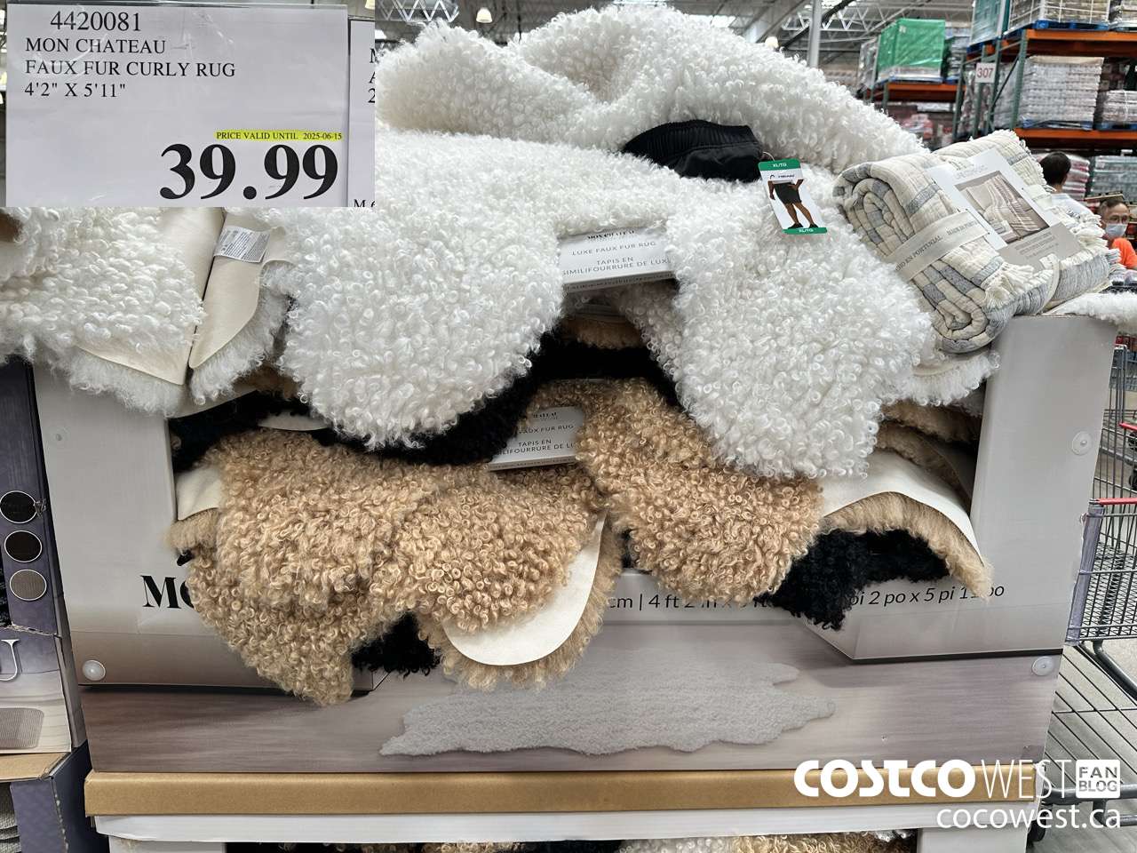 4420081 MON CHATEAU FAUX FUR CURLY RUG 4'2