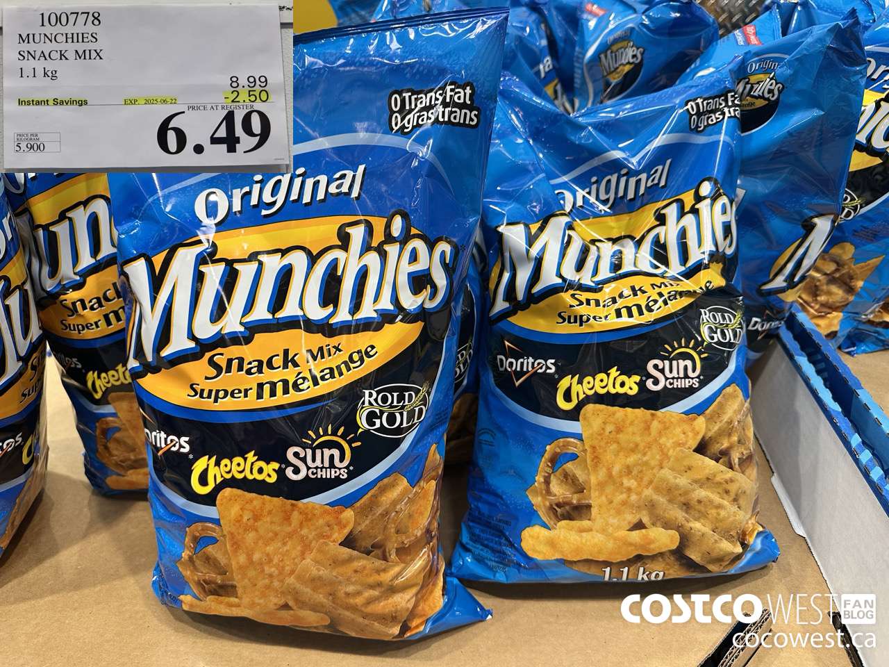 100778 MUNCHIES SNACK MIX 1.1 kg ($2.50 INSTANT SAVINGS EXPIRES ON 2025-06-22) $6.49