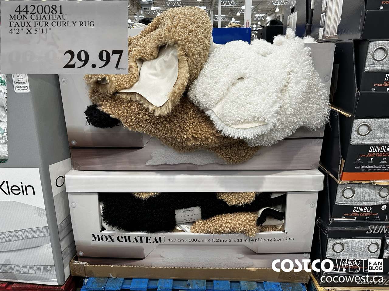 4420081 MON CHATEAU FAUX FUR CURLY RUG 4'2