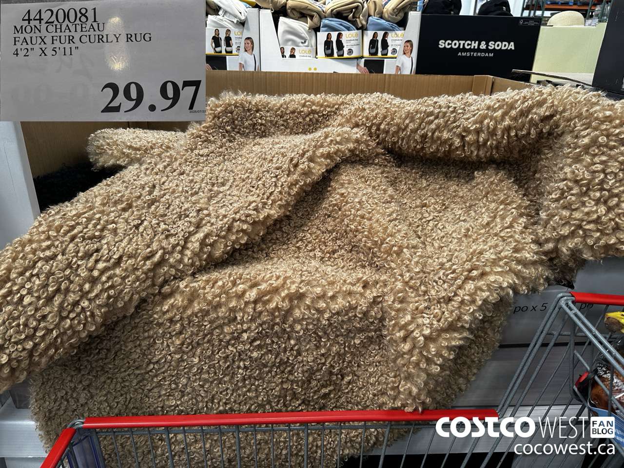 4420081 MON CHATEAU FAUX FUR CURLY RUG 4'2