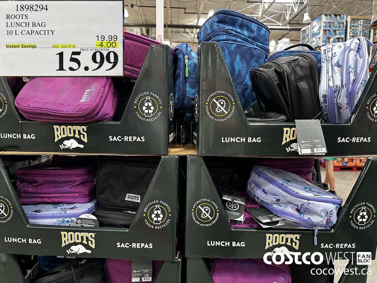 1898294 ROOTS LUNCH BAG 10 L CAPACITY ($4.00 INSTANT SAVINGS EXPIRES ON 2025-07-20) $15.99