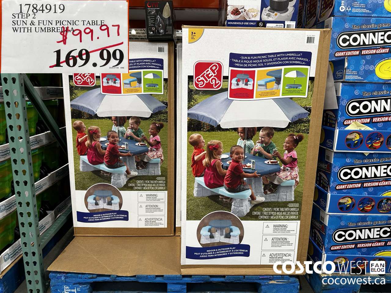 1784919 STEP 2 SUN & FUN PICNIC TABLE WITH UMBRELLA $99.97