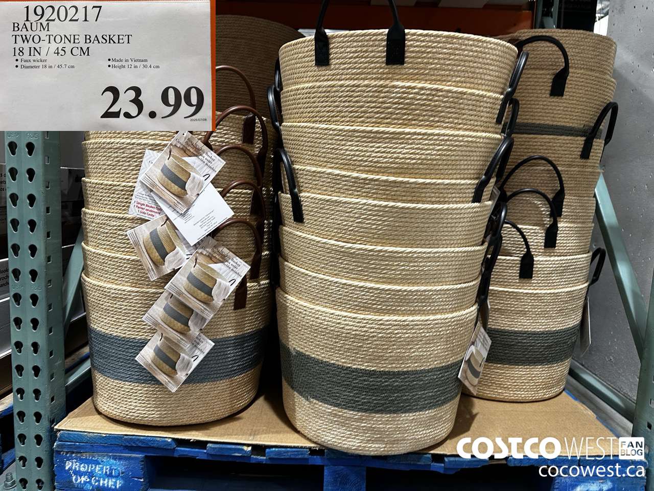 1920217 BAUM TWO-TONE BASKET 18 IN / 45 CM $23.99
