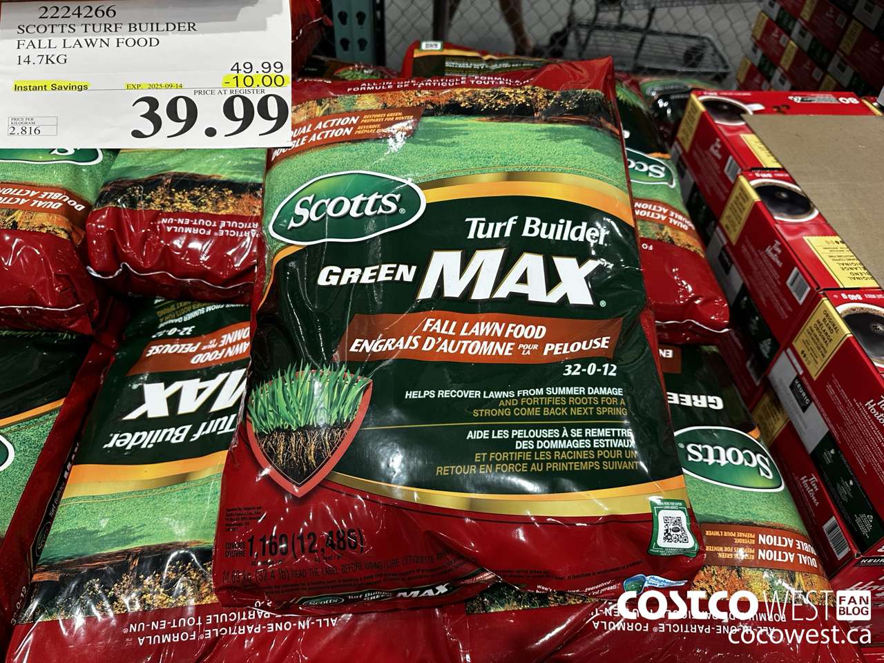 2224266 SCOTT TURF BUILDER FALL LAWN FOOD 14.7KG ($10.00 INSTANT SAVINGS EXPIRES ON 2025-09-14) $39.99